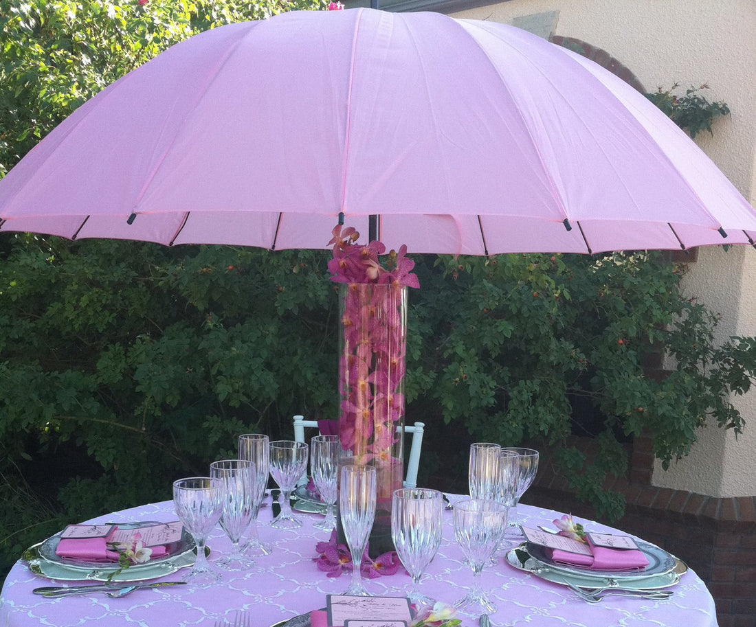 Jaw-dropping centerpiece with umbrella