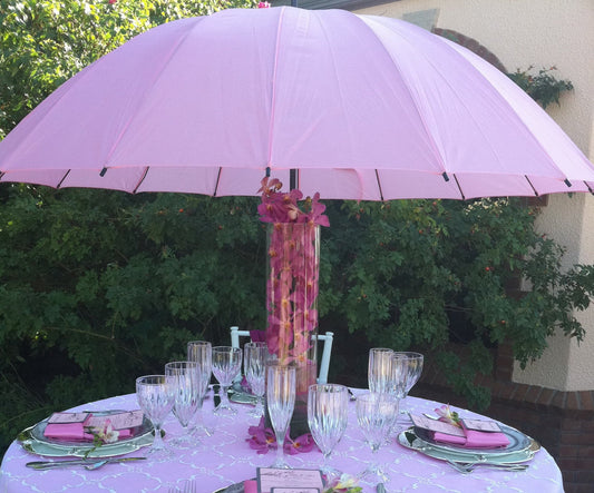 Jaw-dropping centerpiece with umbrella