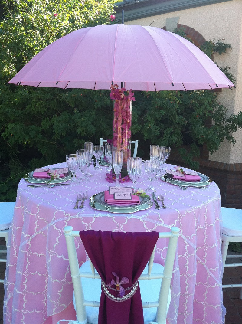Jaw-dropping centerpiece with umbrella