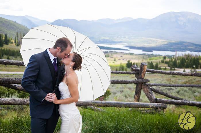 Cream Large 16-Panel Umbrella (Rental)